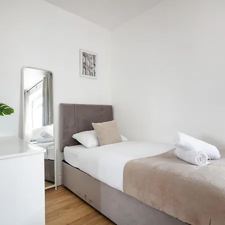 City Gem - 2 Bed House, 6 Mins From Liverpool Street, Shops & Restaurants Londra Esterno foto